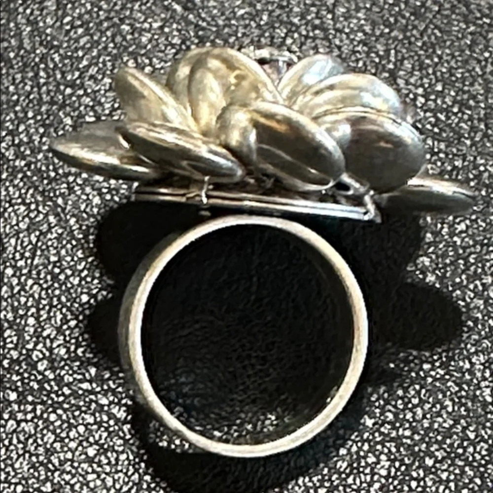 Joan Rivers Silver-Tone Multi-petal Flower Vintage Ring